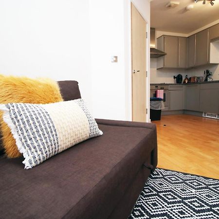 Centrally Located Spacious 2Br | Cohost Partners Cardiff Eksteriør billede