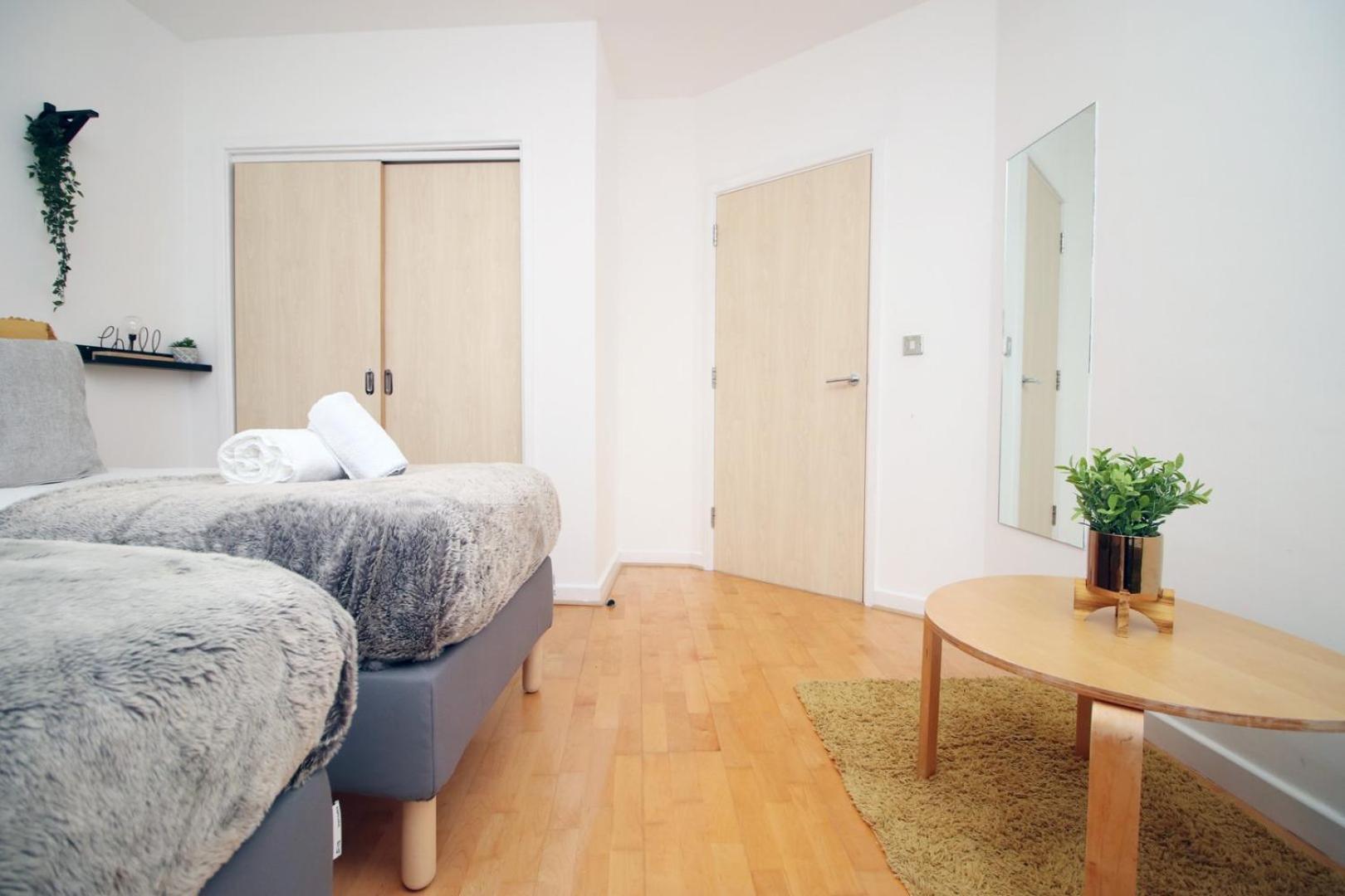 Centrally Located Spacious 2Br | Cohost Partners Cardiff Eksteriør billede
